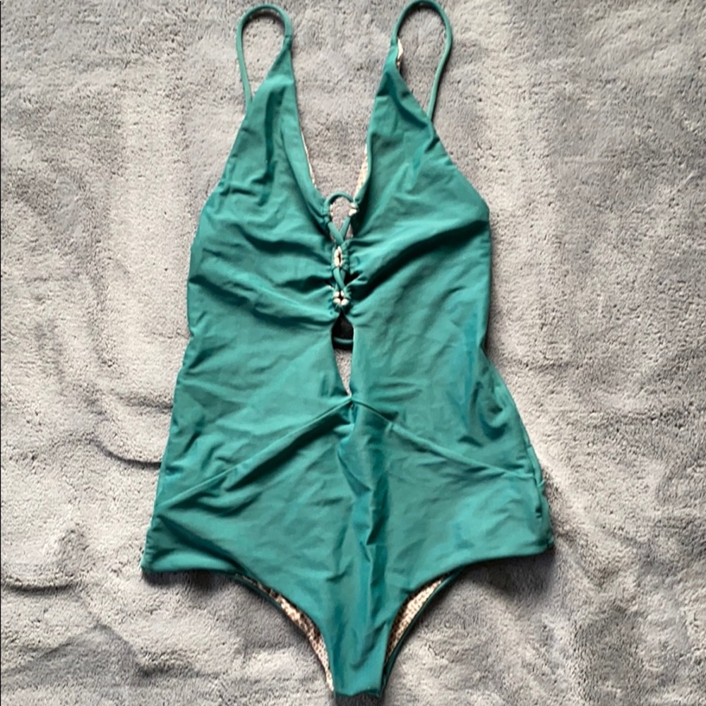 Acacia One piece